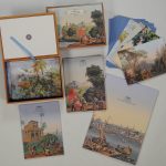 Carnets et coffret de correspondance à motif de papier peint panoramique produits par les Edition Du Chêne - Produits en vente à la boutique du Musée du Papier peint, Rixheim, France